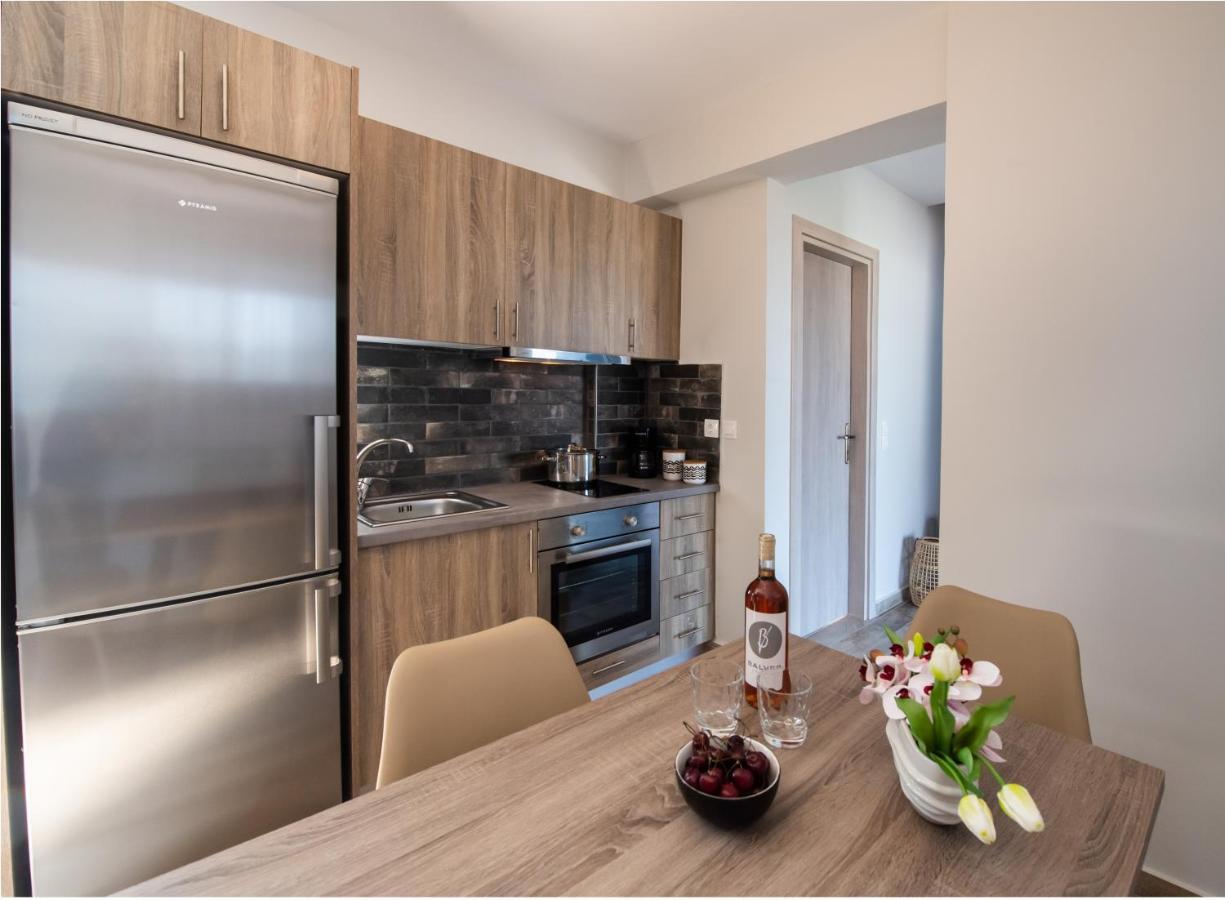 Blue House Luxury Apartment Nikiana Buitenkant foto