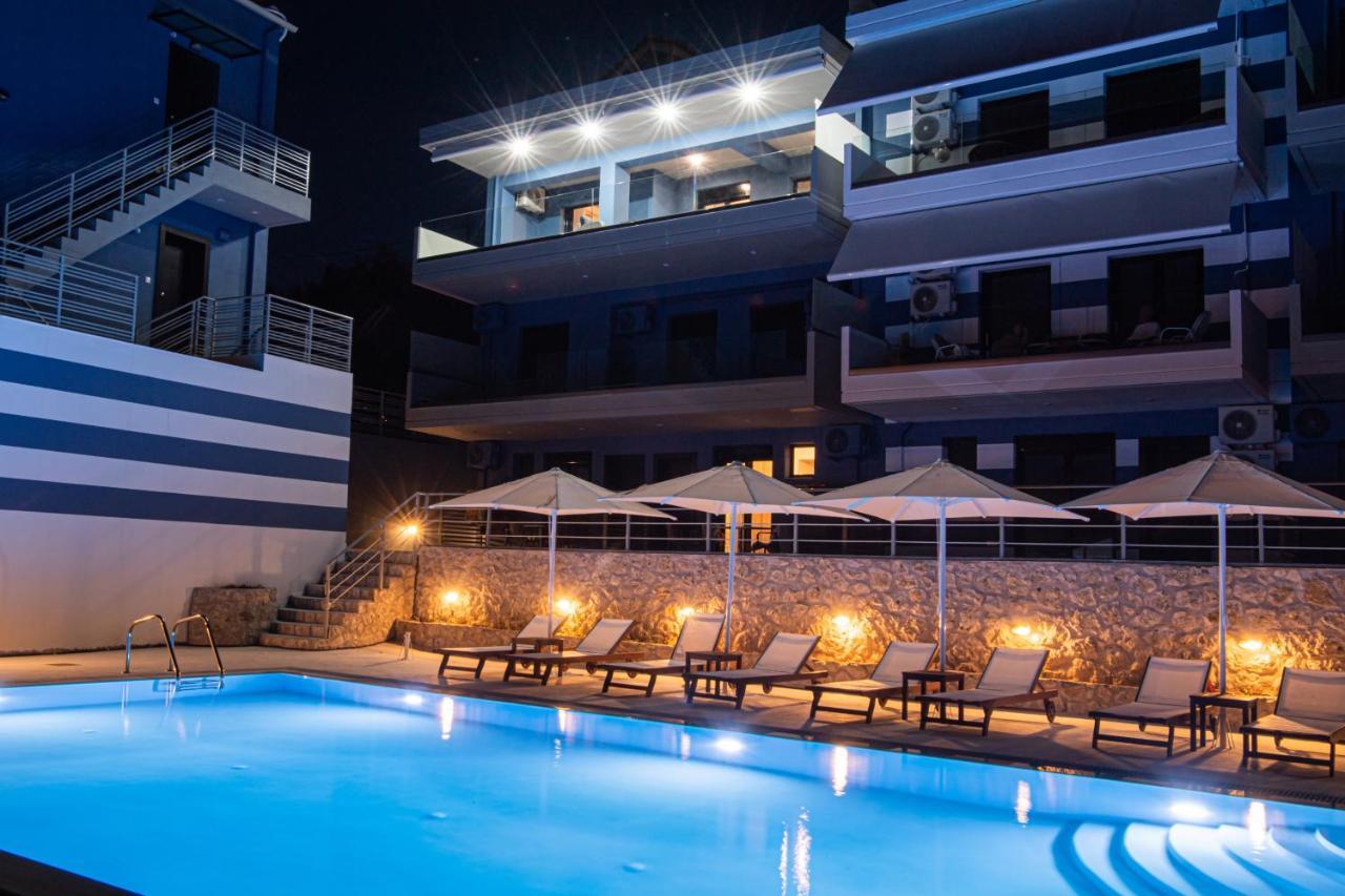 Blue House Luxury Apartment Nikiana Buitenkant foto